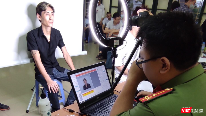 Cơ sở dữ liệu quốc gia về dân cư không chỉ phục vụ cho riêng Chính phủ, mà cho toàn bộ hệ thống chính trị. Cơ sở dữ liệu quốc gia về dân cư không chỉ phục vụ cho riêng Chính phủ, mà cho toàn bộ hệ thống chính trị.