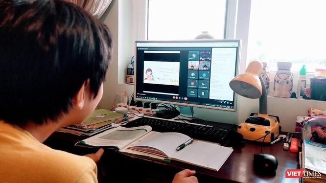 Ngành giáo dục hiện có gần 5.000 bài giảng e-learning, 2.000 video bài giảng dạy trên truyền hình , 200 thí nghiệm ảo,...