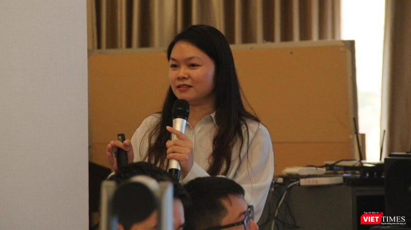 Bà Tống Khánh Linh - đại diện IPS công bố số liệu cho thấy 80% các cổng TTĐT cấp tỉnh chỉ giữ chân người dùng được 2,79 phút. Bà Tống Khánh Linh - đại diện IPS công bố số liệu cho thấy 80% các cổng TTĐT cấp tỉnh chỉ giữ chân người dùng được 2,79 phút.