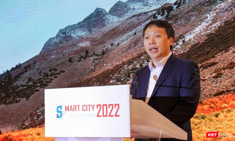 Thứ trưởng Dũng cho rằng phát triển đô thị thông minh cũng chính là thực hiện chuyển đổi số trong phạm vi đô thị.