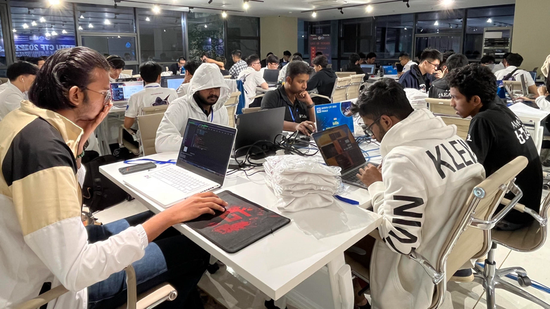 Một số đội nước ngoài tham gia Cuộc thi