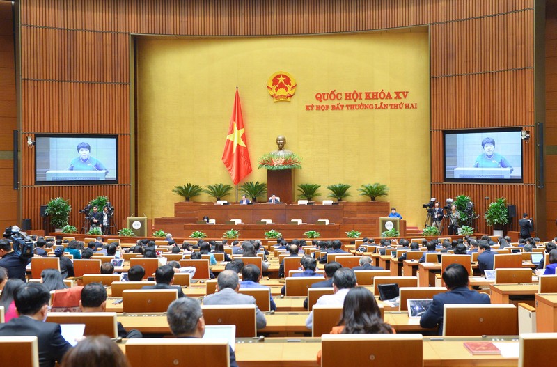 Chủ nhiệm Ủy ban Xã hội của Quốc hội Nguyễn Thúy Anh trình bày Báo cáo giải trình, tiếp thu, chỉnh lý dự thảo Nghị quyết.