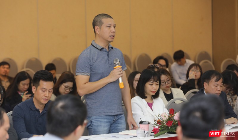 Ông Lã Xuân Thắng khẳng định, nếu dịch vụ trò chơi điện tử trực tuyến bị đánh thuế tiêu thụ đặc biệt, thì người chơi sẽ chuyển sang chơi game do các công ty có trụ sở ở nước ngoài cung cấp vì giá rẻ hơn hẳn. Ông Lã Xuân Thắng khẳng định, nếu dịch vụ trò chơi điện tử trực tuyến bị đánh thuế tiêu thụ đặc biệt, thì người chơi sẽ chuyển sang chơi game do các công ty có trụ sở ở nước ngoài cung cấp vì giá rẻ hơn hẳn.