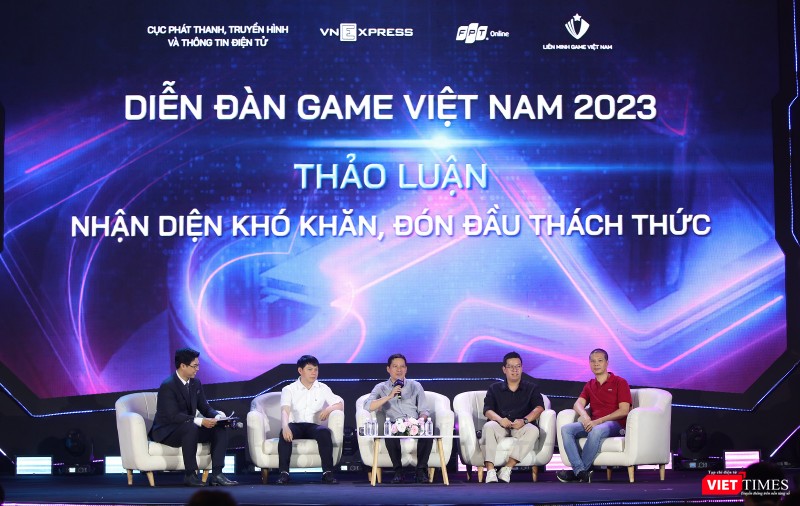 Tại toạ đàm, ông Lê Quang Tự Do cho rằng ngành game cần nuôi dưỡng và đầu tư chứ không phải tận thu.