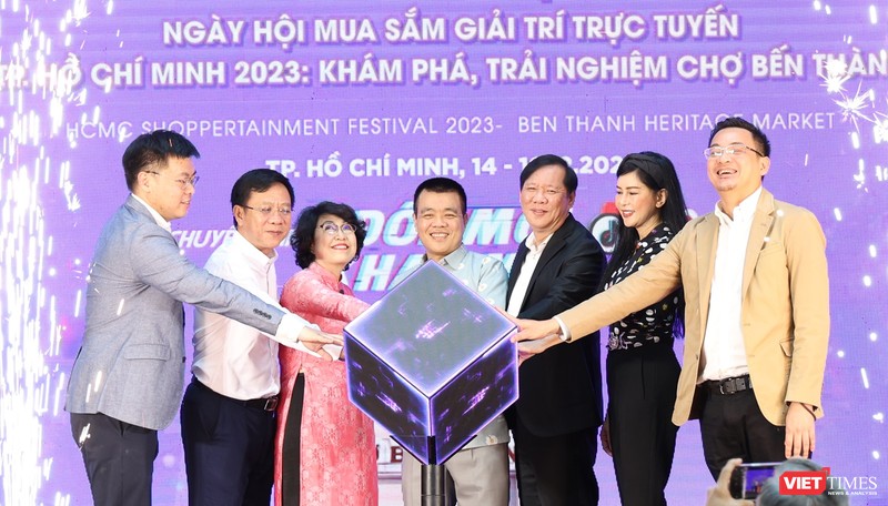 "Ngày hội mua sắm, giải trí trực tuyến TP.HCM 2023 - Khám phá, trải nghiệm và mua sắm tại chợ di sản Bến Thành" thúc đẩy thương mại số và du lịch tại TP. Hồ Chí Minh.