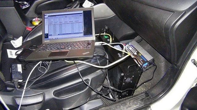 Máy tính cùng các thiết bị lập trạm BTS giả để phát tin nhắn rác. tram-bts-1679920403607227341863-8954.jpg