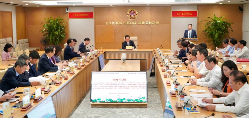 Toàn cảnh hội nghị. z6652520929668_196e94544a23590948334dae8543deba.jpg