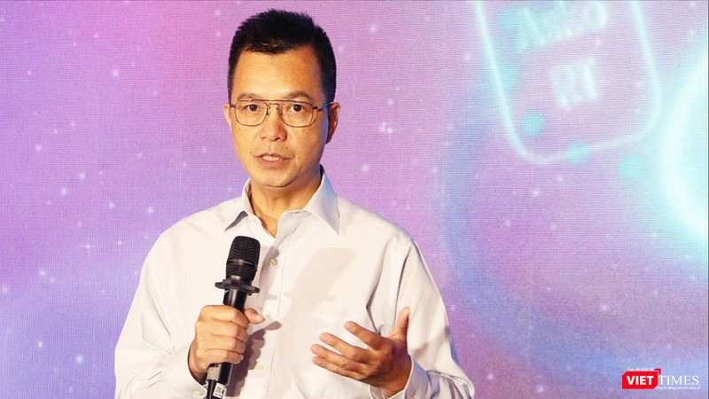 Ông Phùng Việt Thắng cho rằng không có một công thức dùng AI chung cho tất cả các nhà báo nhưng sự cẩn trọng, trách nhiệm, nhạy bén và khả năng sáng tạo cá nhân sẽ tạo những sản phẩm báo chí giá trị cao. Ảnh: Đăng Khoa. vt_Phung Viet Thang.jpg
