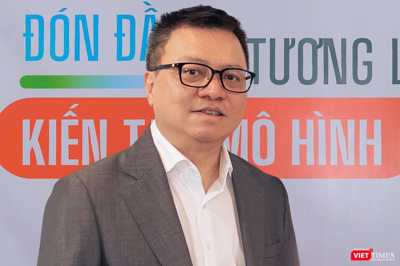 Ông Lê Quốc Minh cho rằng báo chí sẽ theo hướng cá nhân hóa, phát triển ứng dụng tích hợp trên thiết bị đeo thông minh. Ảnh: M.Anh. vt_Le Quoc Minh.jpg