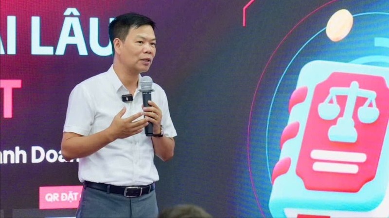 Ông Nguyễn Hữu Tuấn, Giám đốc Trung tâm eComDX.