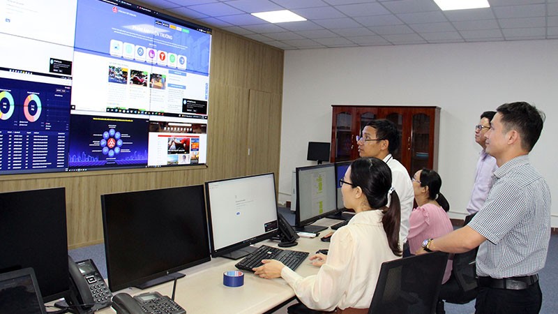 Cán bộ chuyên trách về chuyển đổi số được hỗ trợ 5 triệu đồng/tháng. Ảnh minh hoạ.
