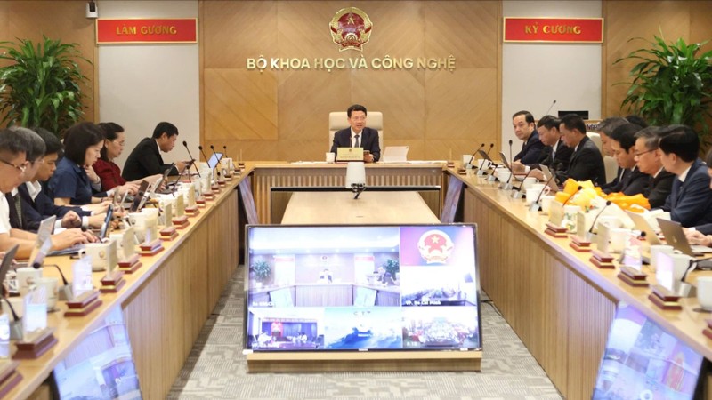 Bộ trưởng Bộ KH&CN Nguyễn Mạnh Hùng chủ trì buổi lễ. Ảnh: mst.gov.vn toan-canh-bo-nhiem-010720252-1751357394755-17513573953089349021.jpg
