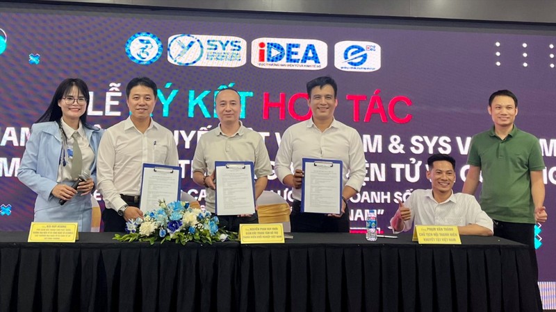SYS Việt Nam, eComDX và Hội Thanh niên Khuyết tật Việt Nam ký kết thỏa thuận triển khai chương trình đào tạo, hỗ trợ việc làm và khởi nghiệp kinh tế số dành cho người khuyết tật. Ảnh: eComDX. z6790516466096_01508af1a9b2f1016ad4c55cec2b6135.jpg