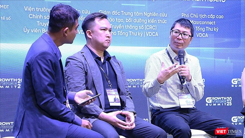 Ông Đồng đề xuất việc hình thành các nhóm phản biện chuyên ngành, nơi doanh nghiệp có thể cùng nhau đưa ra quan điểm, thực tiễn và kiến nghị cụ thể. vt_toa dam 2.jpg