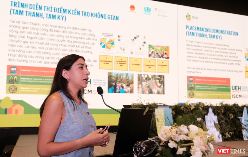 Bà Daniela Hurtarte, chuyên gia Quy hoạch đô thị, UN-Habitat, trao đổi về kết quả triển khai thử nghiệm bộ công cụ Quy hoạch thành phố của chúng ta" tại Tam Kỳ và Bến Tre. bà Daniela Hurtarte.JPG