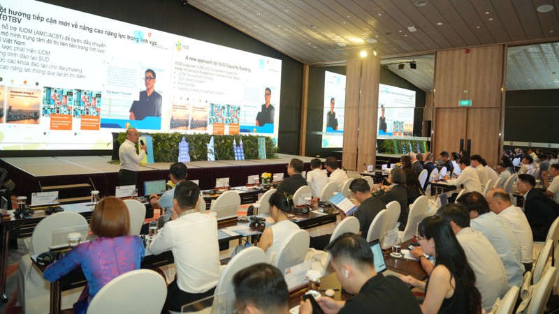 Lễ tổng kết dự án “Tăng cường thể chế và nâng cao năng lực cho phát triển đô thị ở Việt Nam” diễn ra tại Hà Nội. toan canh1.JPG
