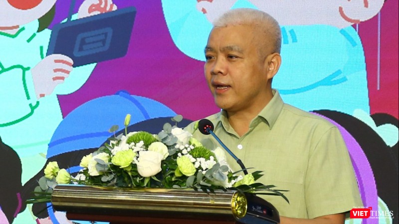 Ông Nguyễn Lâm Thanh cho rằng trẻ em chưa đủ nhận thức để tránh các rủi ro trên mạng như bắt cóc online, hay những vấn nạn tiêu cực khác. vt_lam thanh.JPG