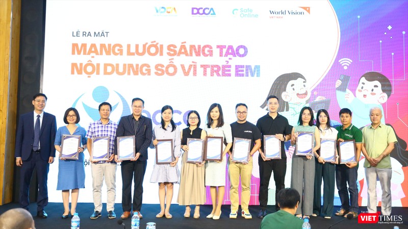 DCCC quy tụ 32 thành viên sáng lập, bao gồm các tổ chức quốc tế, các doanh nghiệp, tổ chức, cá nhân hoạt động trong lĩnh vực sáng tạo nội dung, giáo dục, công nghệ,... vt_tre em.JPG