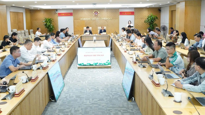 Toàn cảnh họp báo phát động Giải thưởng Make in Viet Nam 2025. z6975034060461_17f2f7fe7d723a501bd9e115a13d84d9.jpg