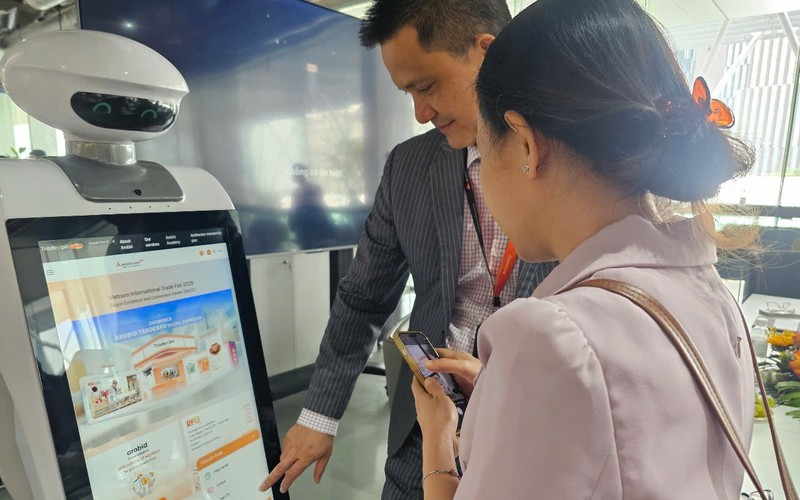 Nhiều công nghệ mới được ứng dụng trên nền tảng Arobid TradeXpo mang khát vọng chinh phục và kết nối thương mại toàn cầu. Nhiều công nghệ mới được ứng dụng trên nền tảng Arobid TradeXpo mang khát vọng chinh phục và kết nối thương mại toàn cầu.