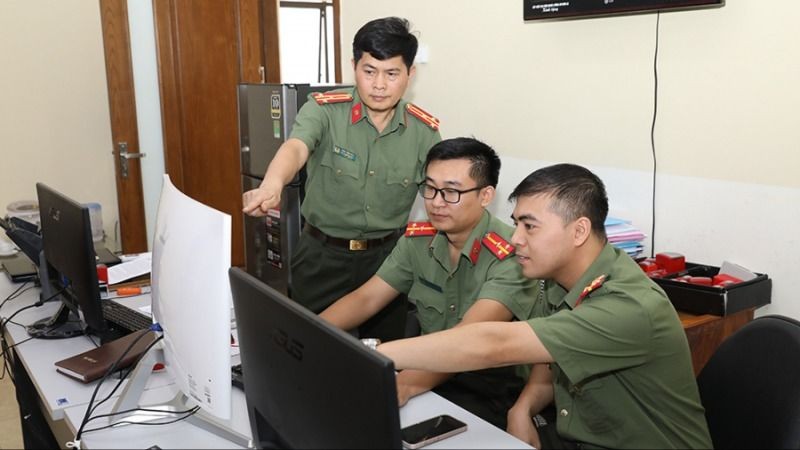 Lực lượng công an triển khai các biện pháp nghiệp vụ để phát hiện và triệt phá các đường dây tội phạm sử dụng công nghệ cao. Lực lượng công an triển khai các biện pháp nghiệp vụ để phát hiện và triệt phá các đường dây tội phạm sử dụng công nghệ cao.jpg