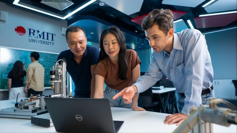 Bộ GDĐT cho biết đang xây dựng chính sách ưu đãi vượt trội nhằm thu hút, sử dụng và trọng dụng giảng viên, chuyên gia giỏi trong và ngoài nước..jpg