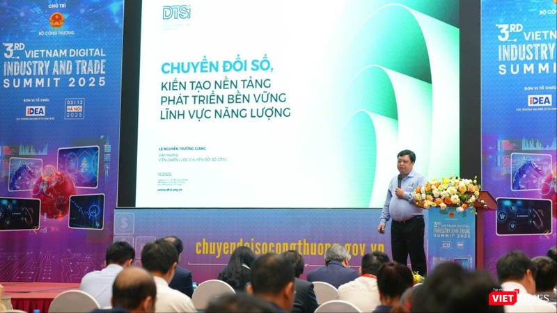 Ông Giang nêu quan điểm dữ liệu được ví như “đầu vào” then chốt, tạo nên chu trình giá trị mới của doanh nghiệp.