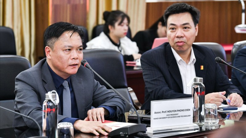 Phó Giám đốc Đại học Bách khoa Hà Nội Nguyễn Phong Điền mong muốn sinh viên HUST được tiếp cận sớm với các công nghệ lõi.