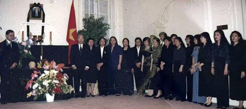 ĐSQ Việt Nam tại Mỹ tổ chức tang lễ cho Thứ trưởng Lê Mai ngày 12.6.1996 tại Washington D.C. Copyright Đại sứ Hà Huy Thông.