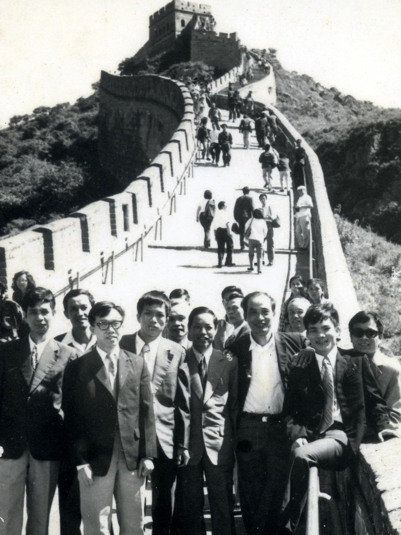 Đoàn đám phán bình thường hóa quan hệ với Trung Quốc thăm Vạn Lý Trường Thành. Copyright Nguyễn Văn Vinh.