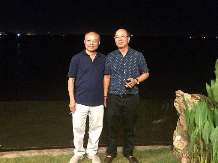 Phan Văn Đoàn và Nguyễn Thiều Quang hội lớp năm ngoái. Courtesy of Phan Văn Đoàn.