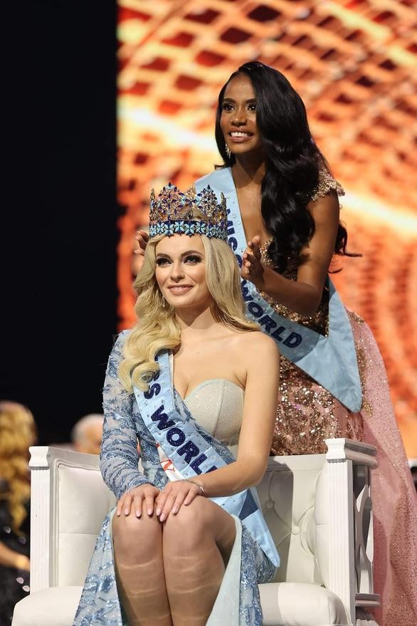 Người đẹp Ba Lan Karolina Bielawska đăng quang Miss World lần thứ 70 Người đẹp Ba Lan Karolina Bielawska đăng quang Miss World lần thứ 70