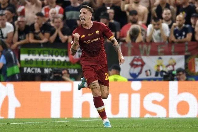 Nicolo Zaniolo ghi bàn thắng duy nhất giúp Roma đánh bại Feyenoord