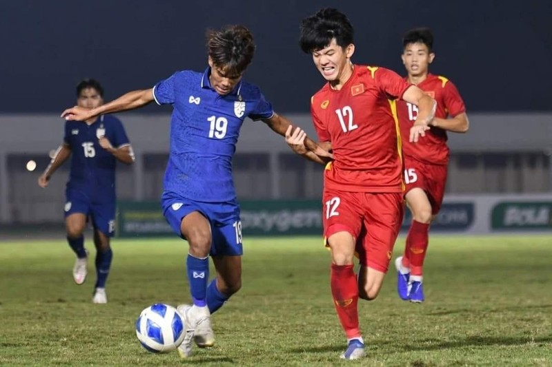 U.19 Việt Nam và U.19 Thái Lan hòa 1-1 và cùng đi tiếp U.19 Việt Nam và U.19 Thái Lan hòa 1-1 và cùng đi tiếp
