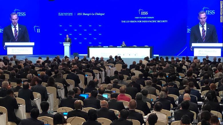 Nhiều người cho rằng bài phát biểu của ông Shanahan vãn chưa đủ sức mạnh (Ảnh: CNN)