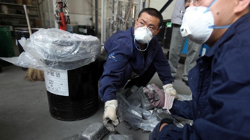 Đất hiếm tại một nhà máy sản xuất ở Trung Quốc (Ảnh: NewAPI)