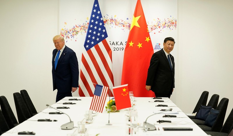 Tổng thống Trump và Chủ tịch Tập rời khỏi cuộc họp song phương tổ chức bên lề Hội nghị thượng đỉnh G20 tổ chức tại Osaka, Nhật Bản (Ảnh: SCMP) Tổng thống Trump và Chủ tịch Tập rời khỏi cuộc họp song phương tổ chức bên lề Hội nghị thượng đỉnh G20 tổ chức tại Osaka, Nhật Bản (Ảnh: SCMP)