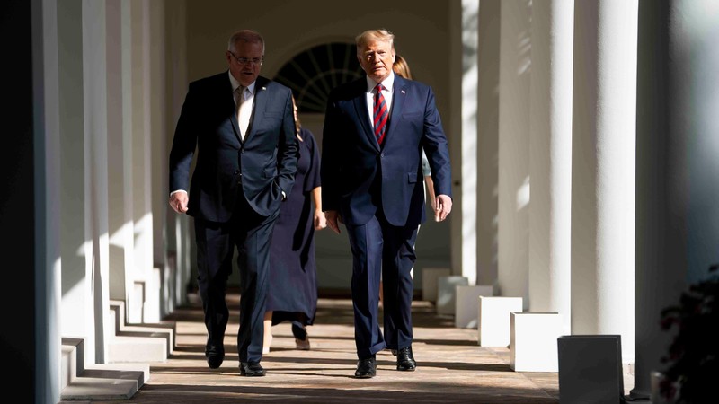 Tổng thống Trump cùng đội ngũ của ông đang ra đòn nhằm vào ứng viên phe Dân chủ Joe Biden (Ảnh: NY Times) Tổng thống Trump cùng đội ngũ của ông đang ra đòn nhằm vào ứng viên phe Dân chủ Joe Biden (Ảnh: NY Times)
