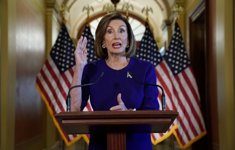 Chủ tịch Hạ viện Nancy Pelosi tuyên bố về quyết định mở cuộc điều tra luận tội ông Trump (Ảnh: Reuters) Chủ tịch Hạ viện Nancy Pelosi tuyên bố về quyết định mở cuộc điều tra luận tội ông Trump (Ảnh: Reuters)