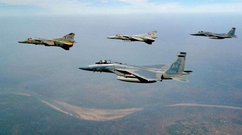 Mẫu chiến đấu cơ MiG-27 do Nga chế tạo (Ảnh: Getty) Mẫu chiến đấu cơ MiG-27 do Nga chế tạo (Ảnh: Getty)