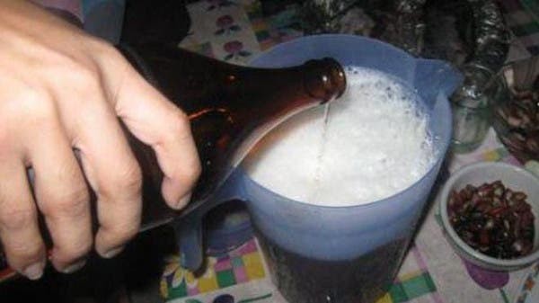 Rượu lậu là vấn nạn ở Iran từ trước khi xảy ra đại dịch COVID-19 (Ảnh: Al Arabiya)