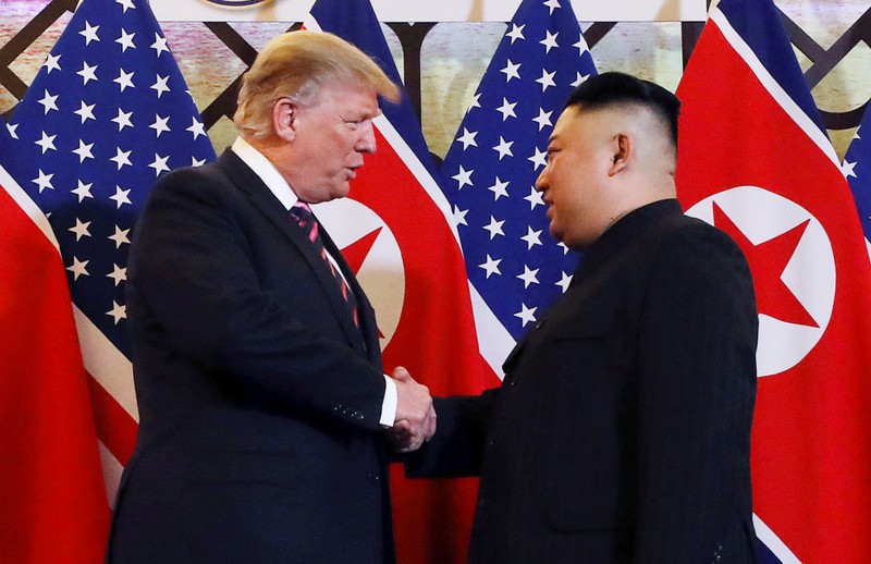 Tổng thống Mỹ Donald Trump và Chủ tịch Triều Tiên Kim Jong-un tại hội nghị thượng đỉnh Mỹ-Triều lần hai tổ chức tại Hà Nội (Ảnh: CNN) Tổng thống Mỹ Donald Trump và Chủ tịch Triều Tiên Kim Jong-un tại hội nghị thượng đỉnh Mỹ-Triều lần hai tổ chức tại Hà Nội (Ảnh: CNN)