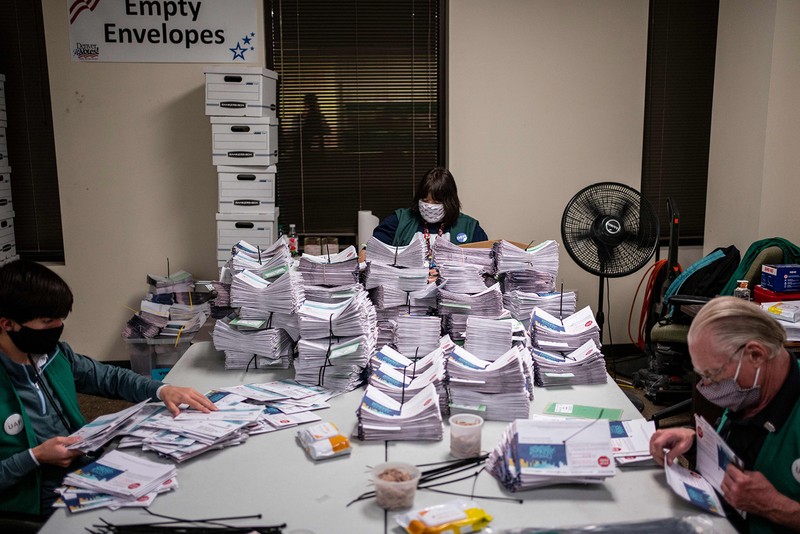 Kiểm phiếu ở bang Colorado (Ảnh: AFP) Kiểm phiếu ở bang Colorado (Ảnh: AFP)