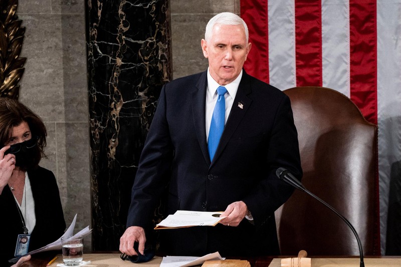 Phó Tổng thống Mỹ Mike Pence khước từ việc phế truất ông Trump (Ảnh: NYTimes)