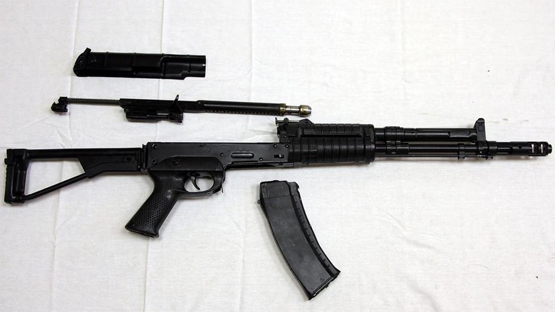 Các bộ phận của AEK-971, biến thể hiện đại hóa của SA-006 (Ảnh: Vitaly Kuzmin) Các bộ phận của AEK-971, biến thể hiện đại hóa của SA-006 (Ảnh: Vitaly Kuzmin)