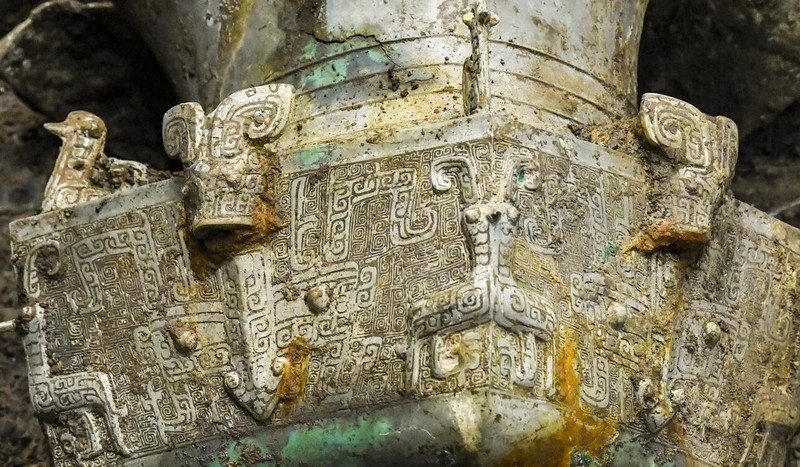 Dụng cụ bằng đồng được khai quật tại Tam Tinh Đôi (Ảnh: Xinhua) Dụng cụ bằng đồng được khai quật tại Tam Tinh Đôi (Ảnh: Xinhua)