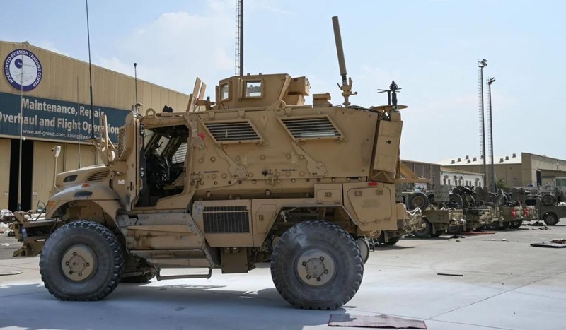 Một chiếc MRAP mà quân đội Mỹ bỏ lại Afghanistan (Ảnh: AFP) Một chiếc MRAP mà quân đội Mỹ bỏ lại Afghanistan (Ảnh: AFP)