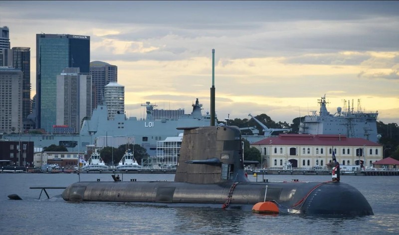 Một tàu ngầm lớp Collins của Hải quân Australia tại cảng Sydney năm 2006 (Ảnh: AFP) Một tàu ngầm lớp Collins của Hải quân Australia tại cảng Sydney năm 2006 (Ảnh: AFP)