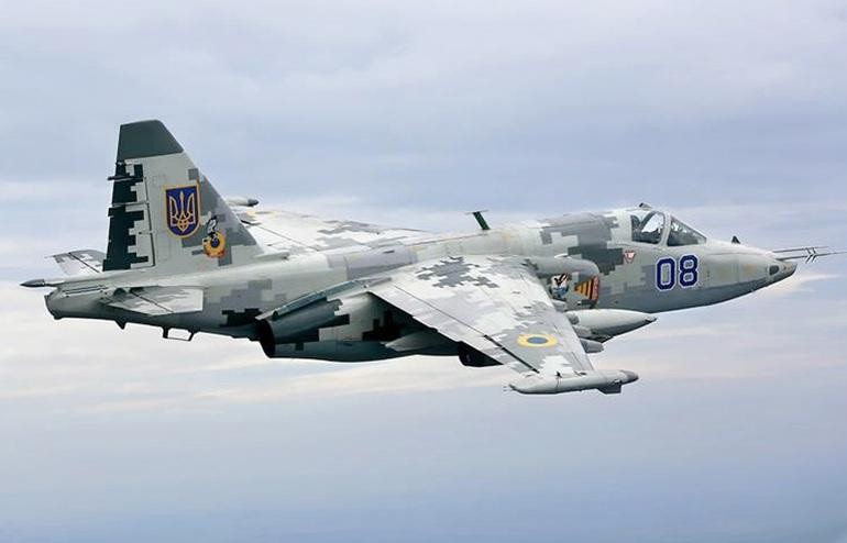 Một máy bay ném bom chiến đấu Su-25 của Ukraine (Ảnh: Wikipedia).