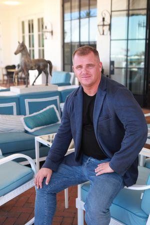 Zaryn Dentzel, doanh nhân 39 tuổi người Mỹ đang sống tại Madrid (Ảnh: WSJ) Zaryn Dentzel, doanh nhân 39 tuổi người Mỹ đang sống tại Madrid (Ảnh: WSJ)